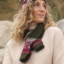 Load image into Gallery viewer, Fair isle wrist warmer gloves - khaki