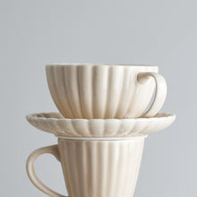 Load image into Gallery viewer, Latina cup & saucer - natural