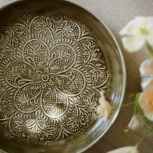 Load image into Gallery viewer, Enamel round platter - taupe