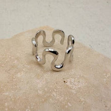Load image into Gallery viewer, Everyday statement wave ring - silver