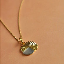 Load image into Gallery viewer, Eclipse deco moonstone necklace - gold