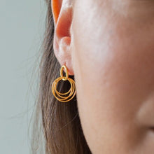 Load image into Gallery viewer, Hoop cluster rings stud earrings - gold
