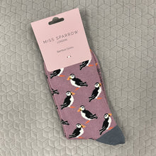 Load image into Gallery viewer, Puffins socks - mauve