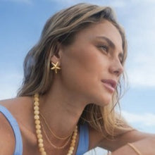 Load image into Gallery viewer, Oversized starfish stud earrings - gold