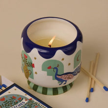 Load image into Gallery viewer, Peacock ceramic candle - misted lime