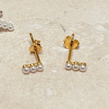 Load image into Gallery viewer, Pearl trio studs - gold