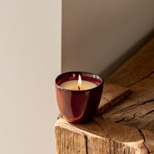 Load image into Gallery viewer, Pot enchantment candle - holy smoke