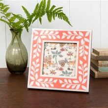 Load image into Gallery viewer, Resin picture frame - square - pink