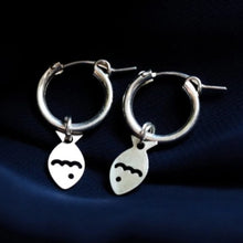 Load image into Gallery viewer, Sardine charm huggie hoops