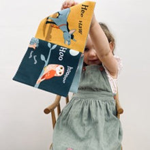 Load image into Gallery viewer, The noisy farmyard rag book