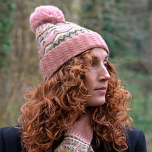Load image into Gallery viewer, Fair isle pull through scarf - pink
