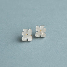 Load image into Gallery viewer, Blob bloom necklace - pearly white &amp; gold
