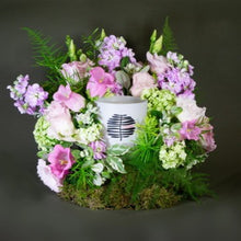 Load image into Gallery viewer, Bloom candle
