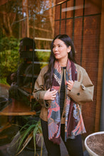Load image into Gallery viewer, Crane wool scarf - plum
