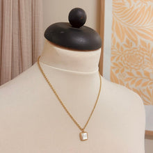 Load image into Gallery viewer, Everyday mother of pearl rope necklace
