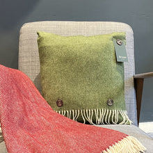 Load image into Gallery viewer, Herringbone throw - apple

