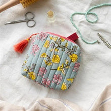 Load image into Gallery viewer, Washbag - lilavati
