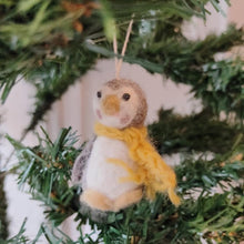 Load image into Gallery viewer, Christmas decoration - baby pingvins (colourful)
