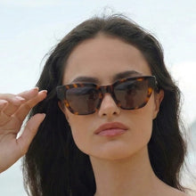 Load image into Gallery viewer, Paris sunglasses - demi brown
