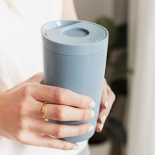 Load image into Gallery viewer, Radius travel cup - cool blue
