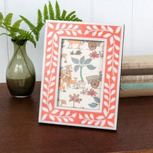 Load image into Gallery viewer, Resin picture frame - pink
