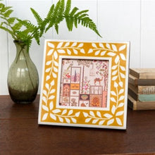 Load image into Gallery viewer, Resin picture frame - square - pink
