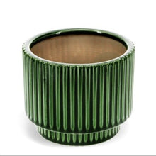 Load image into Gallery viewer, Ridged planter - green
