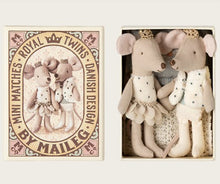 Load image into Gallery viewer, Royal twins mice - little sister &amp; little brother in a box
