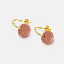 Load image into Gallery viewer, Porcelain scallop necklace - coral
