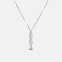Load image into Gallery viewer, Minnow necklace - silver
