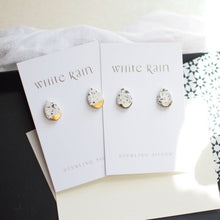 Load image into Gallery viewer, Dark green teardrop shape ceramic studs
