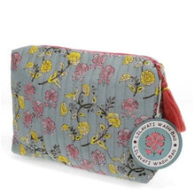Load image into Gallery viewer, Washbag - lilavati
