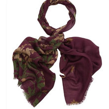 Load image into Gallery viewer, Wisteria wool scarf - plum
