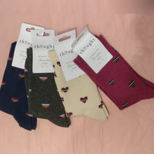 Load image into Gallery viewer, Cretia heart stripe socks
