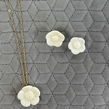 Load image into Gallery viewer, Floral tagua stud earrings
