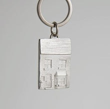 Load image into Gallery viewer, House keyring
