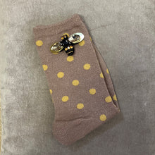 Load image into Gallery viewer, Madrid socks with pin
