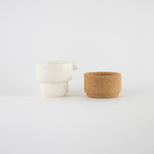 Load image into Gallery viewer, Earthware milk jug - cream
