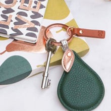 Load image into Gallery viewer, Pear keyring

