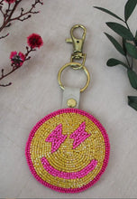 Load image into Gallery viewer, Smiley lightening keyring
