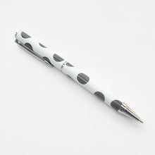Load image into Gallery viewer, Scattered spot boxed pen
