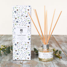 Load image into Gallery viewer, Wildflower meadows bee - diffuser &amp; seed packet
