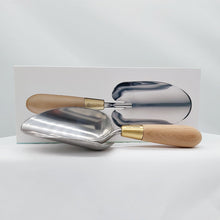 Load image into Gallery viewer, Trowel in a box
