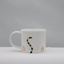 Load image into Gallery viewer, Clara the cat mug - green
