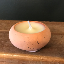 Load image into Gallery viewer, Thyme &amp; mint terracotta tealights
