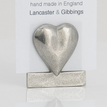 Load image into Gallery viewer, Heart shaped photo holder
